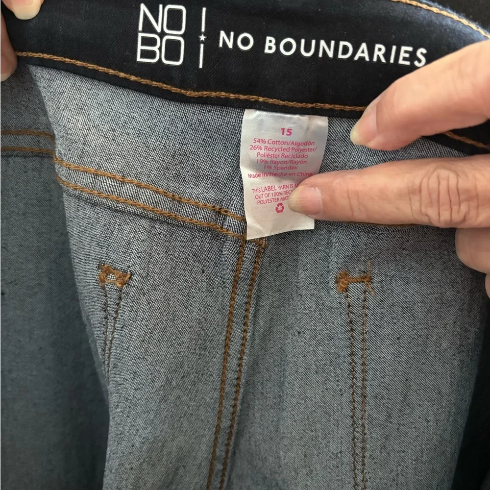 Women's No Boundaries High Rise Skinny Jeans Size 15 - Picture 3 of 3